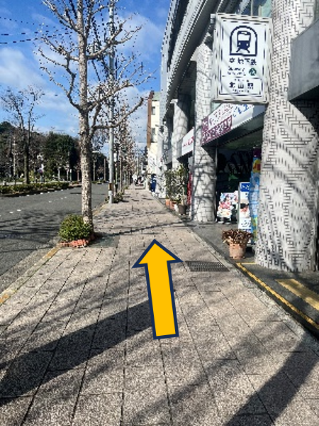 北山駅4番出口から直進する道順